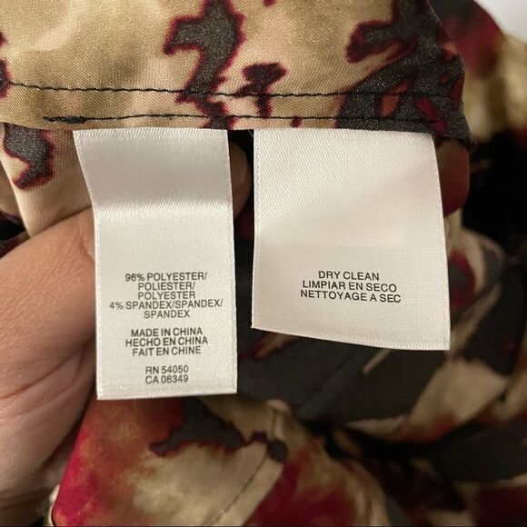 JONES NEW YORK STRETCH FLORAL RUFFLED LONGSLEEVE SATIN TOP W/ COLLAR‎ sz 10 - Picture 7 of 9